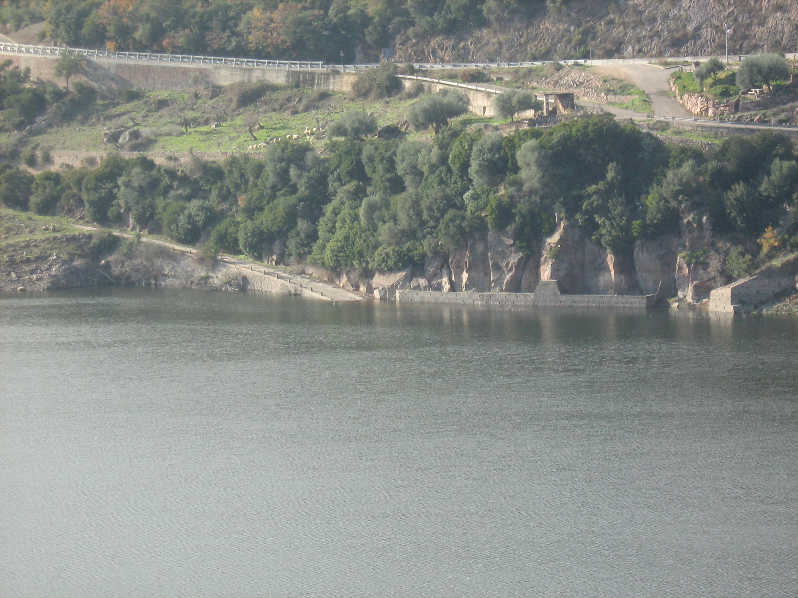 Dicembre 2007 -  Altra vista del lago